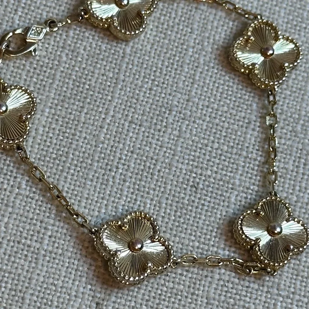 Vintage Alhambra Yellow Gold-tone Clover Bracelet - Picture 2 of 6